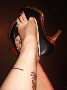 Footnight Dallas Host Greta Starr
